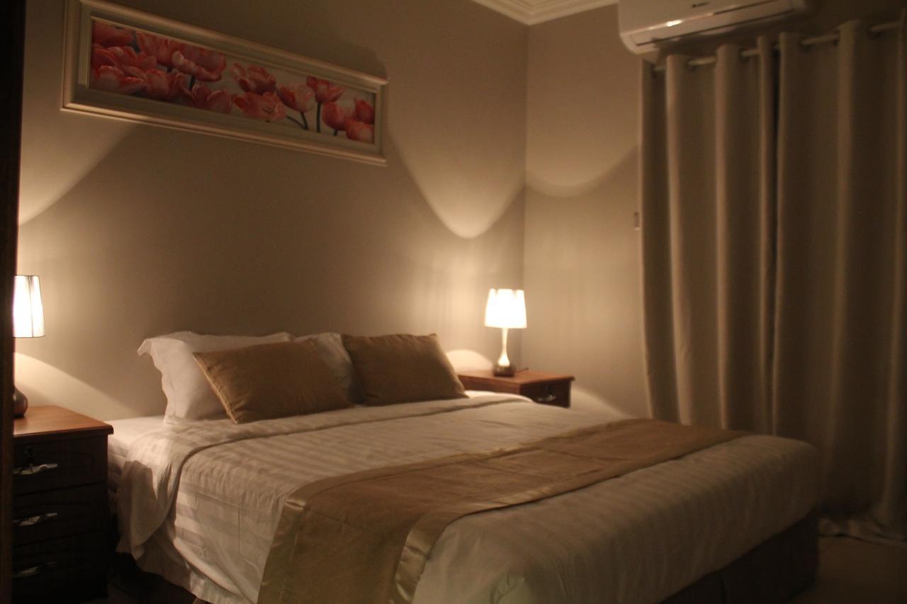 אל חובר Gulf Breeze Hotel Apartments מראה חיצוני תמונה